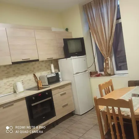 Apartment стонел