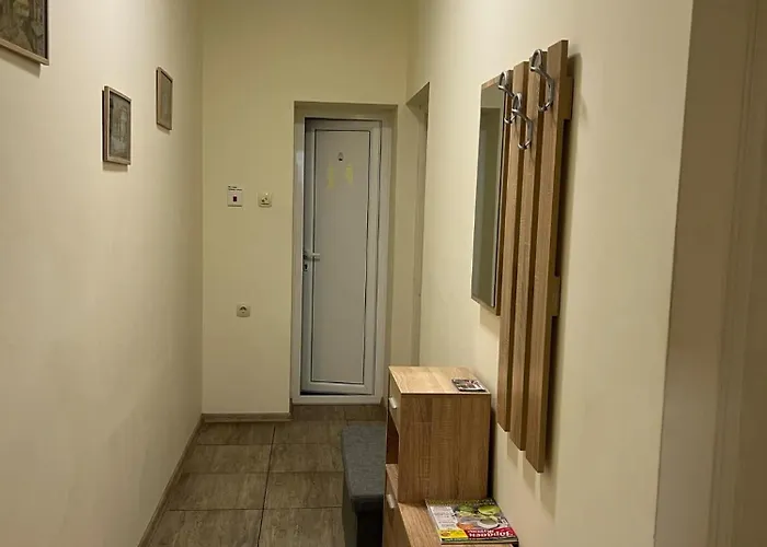 Apartment стонел