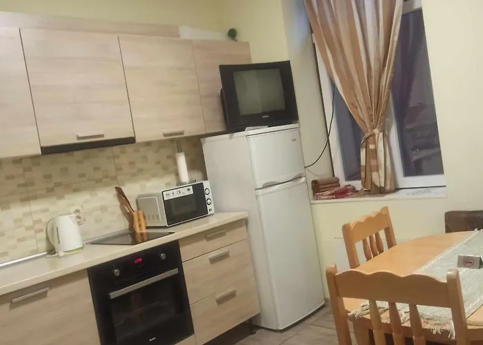 Apartment стонел